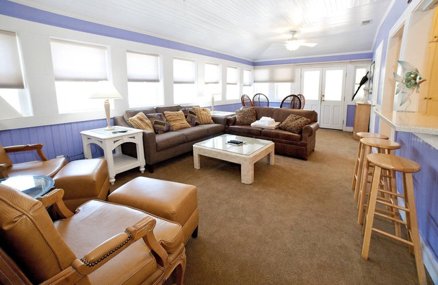 Spacious Suite w/ Full Kitchen, WiFi, & Veranda - Near Dining & Shops