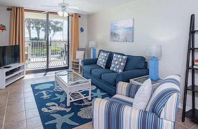 Sunswept 102 2/2 * Ground floor with Amazing View*Steps to the Beach*