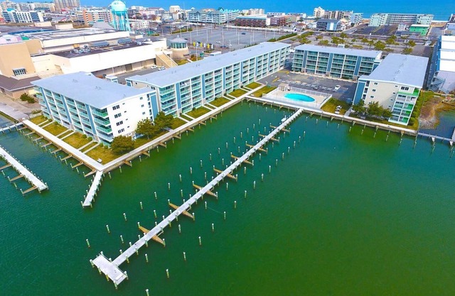 Thunder Island 80B-Baywater 39th St, Free WiFi, Pool, Elev, W/D, AC