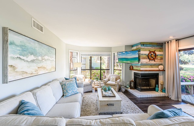 Two Golf Carts ~ Bay Views ~ Golf Course Views ~ Community Pool