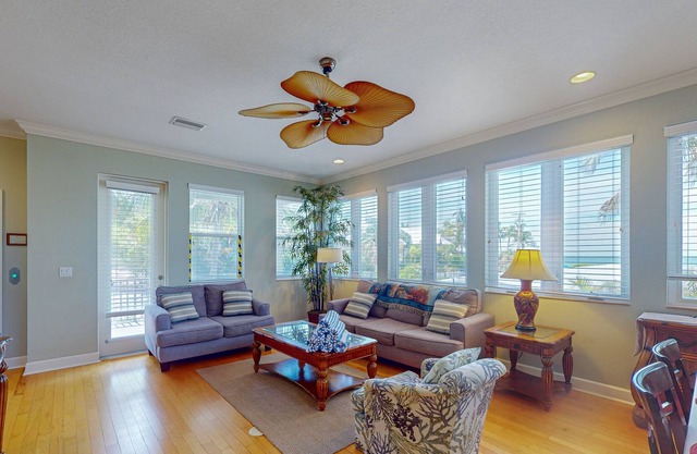Upscale tropical getaway with private pool & spa, & elevator - walk to the beach