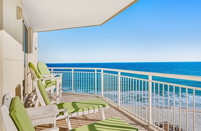 Waterfront condo w/ unobstructed Gulf views, shared pool, tennis, & beach access