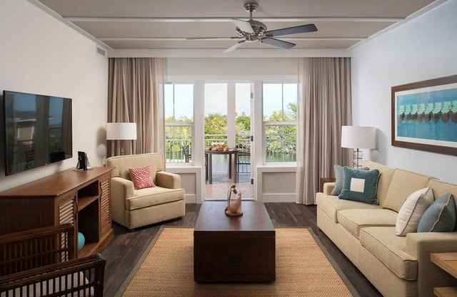 Waterline Marina Resort & Beach Club, Autograph Collection