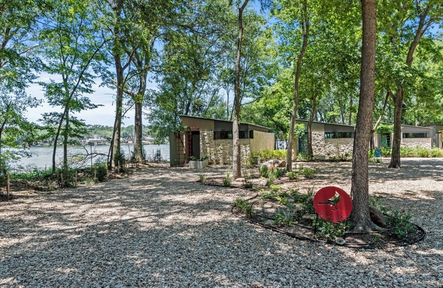 Cottage Water Jacuzzi Pickleball Court 
