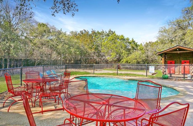 Wimberley Log Cabins Resort and Suites - Unit 5