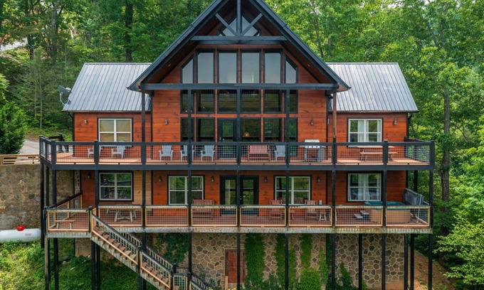 Wears Valley Cabin | 10% Discount for Military, Educators, First Responders, and Church Groups!
