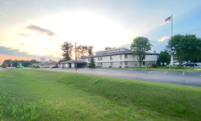 Stevens Point Hotel | 100 m² Hotel ∙ 4 guests