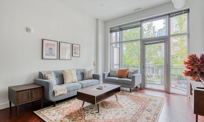 McLean Apartment | 104 m² Apartment ∙ 1 bedroom ∙ 2 guests