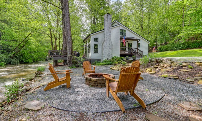 Ellijay Cottage | 106 m² Cabin ∙ 2 bedrooms ∙ 4 guests