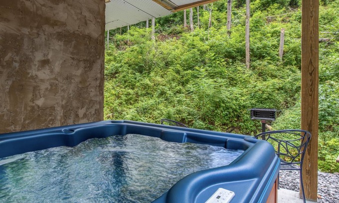 Chalet Village North Cabin | 106 m² Cabin ∙ 1 bedroom ∙ 4 guests