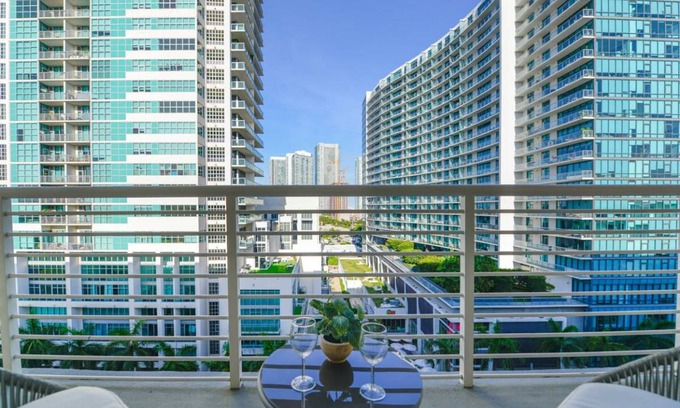 Midtown Apartment | 112 m² Apartment ∙ 2 bedrooms ∙ 6 guests