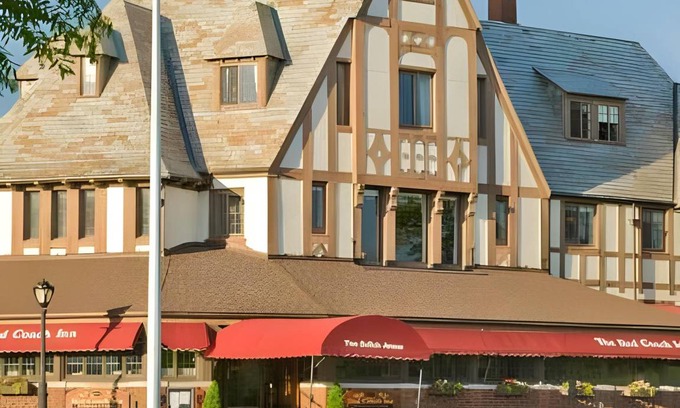 Downtown Niagara Falls House | 114 m² Motel ∙ 2 bedrooms ∙ 127 guests