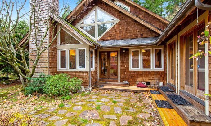 Bainbridge Island Hotel | 133 m² Hotel ∙ 4 guests