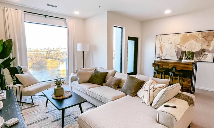 North Capitol Apartment | 135 m² Loft ∙ 2 bedrooms ∙ 4 guests