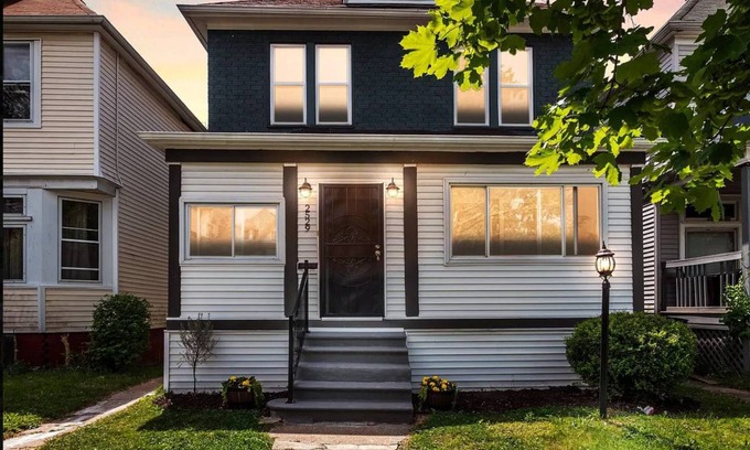 Detroit Apartment | 139 m² Apartment ∙ 3 bedrooms ∙ 6 guests