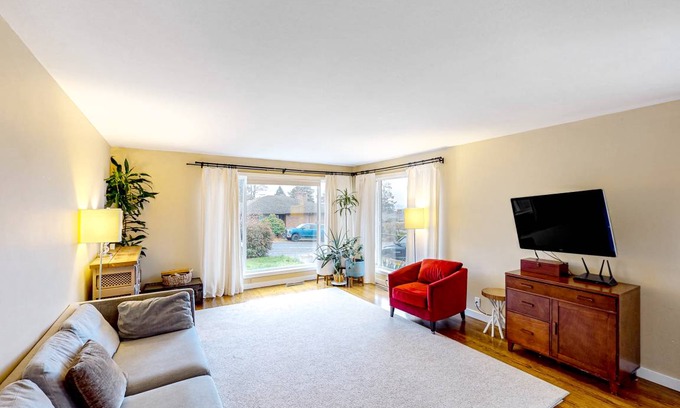 Broadview House | 184 m² House ∙ 2 bedrooms ∙ 4 guests