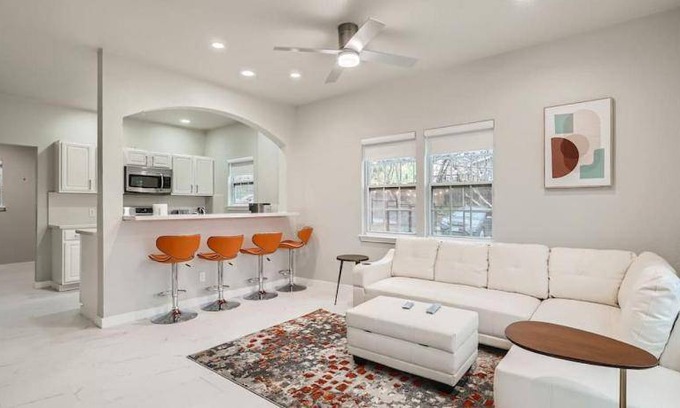 Foster Heights House | 186 m² House ∙ 4 bedrooms ∙ 10 guests