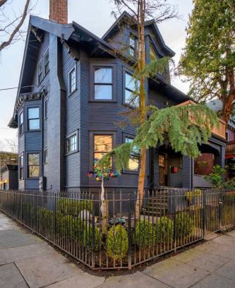 Alphabet Historic District House | 1910 Historic Jessie Morehead House