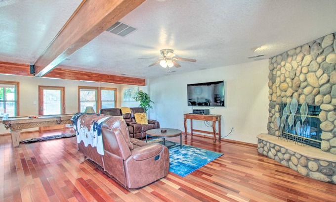 Northeast Heights Apartment | 192 m² Apartment ∙ 3 bedrooms ∙ 7 guests