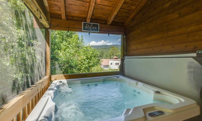 White Oak Lodge Cabin | 195 m² Cabin ∙ 4 bedrooms ∙ 12 guests