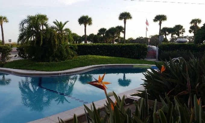 St. Pete Beach Apartment | 1ST FLOOR POOLSIDE CONDO ST PETE/UPHAM BEACH FREE PARKING STEPS FROM THE BEACH