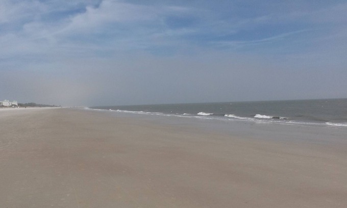 Folly Field Villa | 1st Floor, Updated, 5 min walk to the beach!