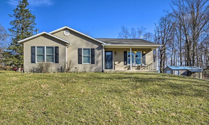 Berkeley Springs House | 213 m² House ∙ 3 bedrooms ∙ 6 guests