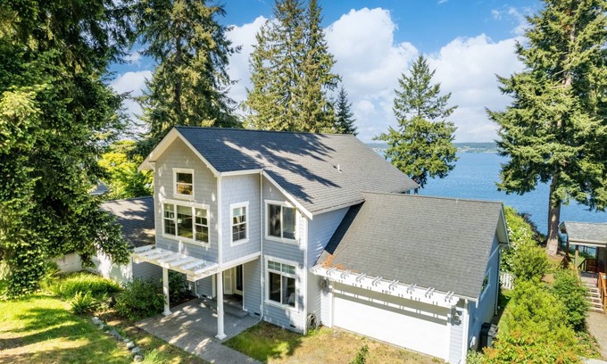 Langley House | 228 m² House ∙ 4 bedrooms ∙ 8 guests