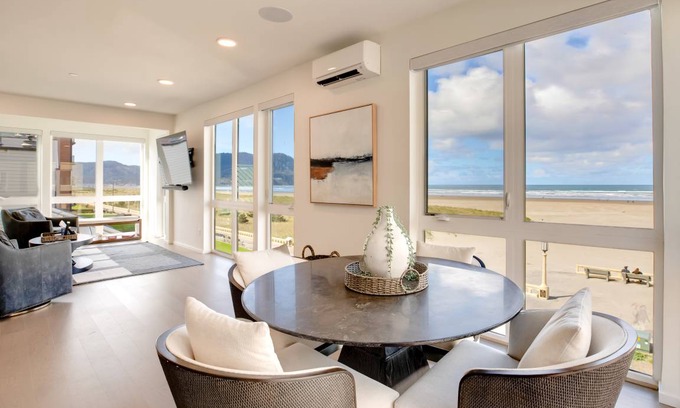 Seaside Apartment | 232 m² Apartment ∙ 2 bedrooms ∙ 6 guests