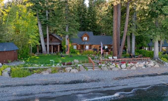 Homewood House | 233 m² House ∙ 5 bedrooms ∙ 12 guests