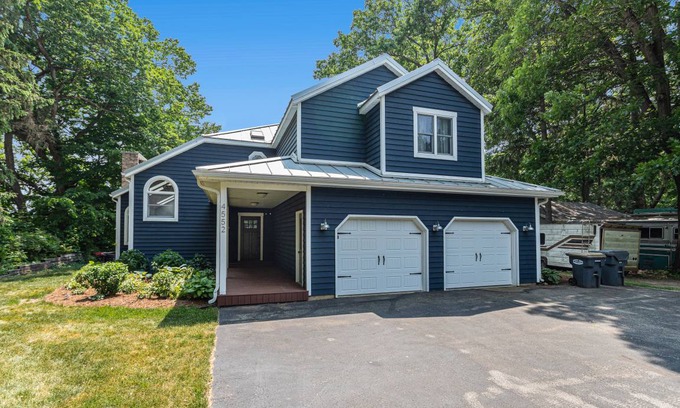 Berrien Springs House | 241 m² House ∙ 3 bedrooms ∙ 6 guests