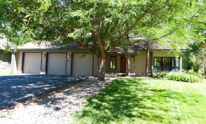 The Ranch House | 251 m² House ∙ 3 bedrooms ∙ 8 guests