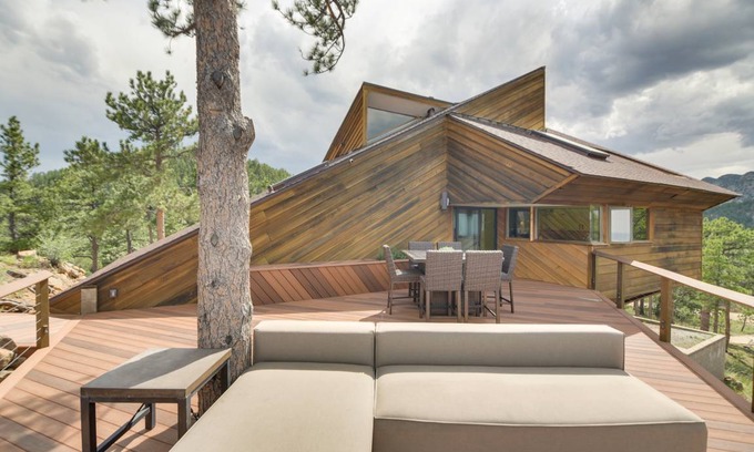 Boulder House | 278 m² House ∙ 3 bedrooms ∙ 6 guests