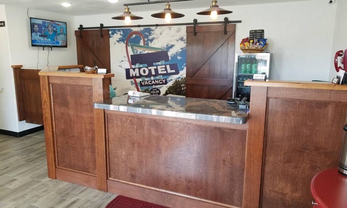 West Plains Hotel | 29 m² Motel ∙ 127 guests