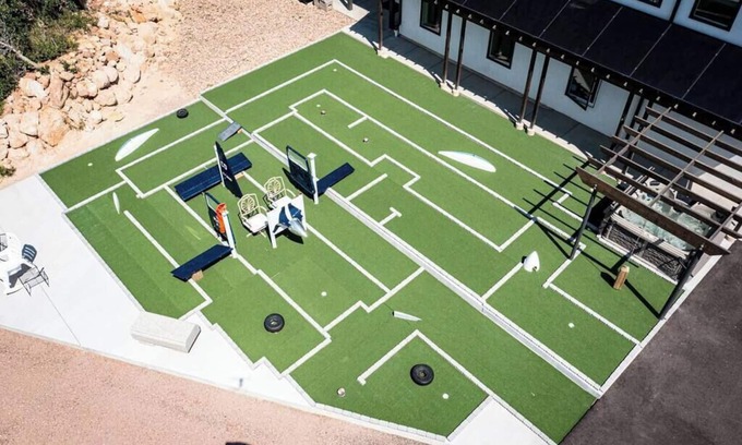 Monument House | 2BR♥Mountain&Lake view♥Hot Tub+MiniGolf+Pool Table