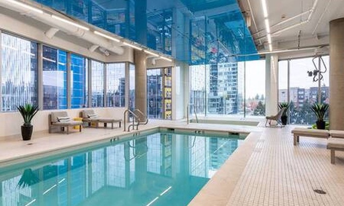 West Bellevue Apartment | 2BR | Rooftop, Gym, Pool | Bellevue | Sophari AB