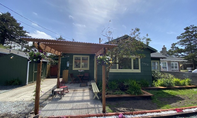 Rockaway Beach House | 30 Yards To Beach, New Hot Tub, fenced and dog friendly, 70" TV, Fire Pit Clean