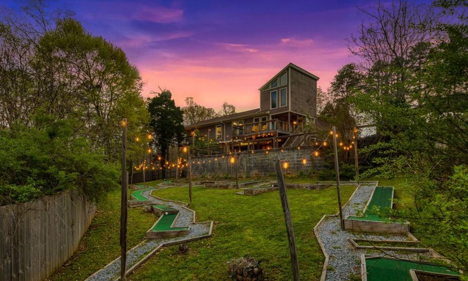 Kodak House | 303 m² House ∙ 4 bedrooms ∙ 8 guests