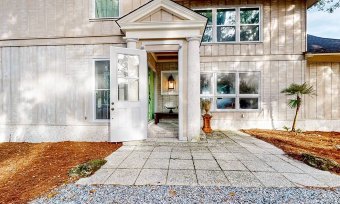 Epworth Acres House | 325 m² House ∙ 4 bedrooms ∙ 11 guests