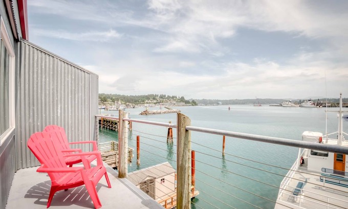 Historic Bayfront Apartment | 33 m² Studio flat ∙ 2 guests