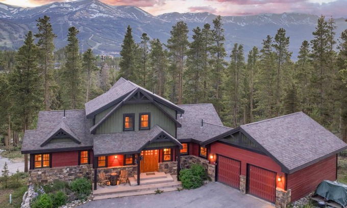 Baldy Mountain House | 339 m² House ∙ 5 bedrooms ∙ 12 guests