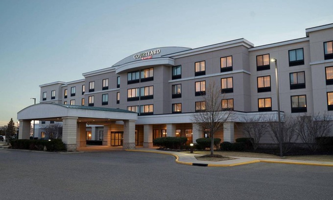 Farmingdale Hotel | 36 m² Hotel ∙ 10 guests