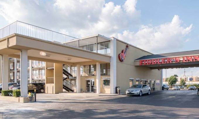 Pennington Bend Hotel | 39 m² Hotel ∙ 127 guests