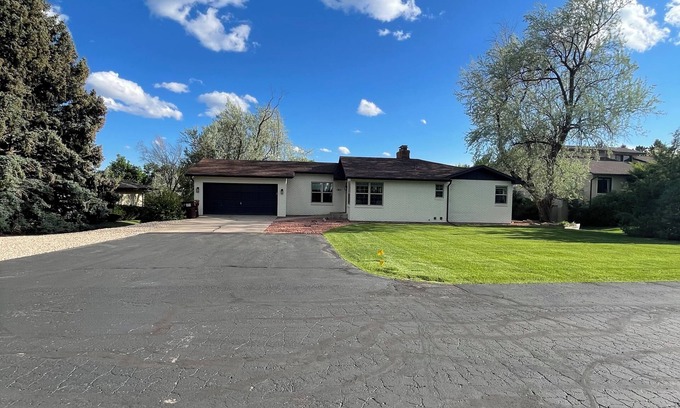 Fort Collins Villa | 4-bedroom luxury villa with AC and WiFi near old town 29 day stay or more