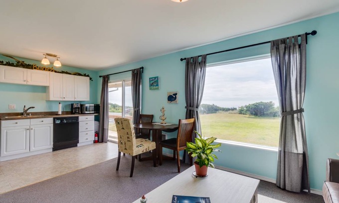 Rockaway Beach House | 40 m² Maisonette ∙ 1 bedroom ∙ 4 guests