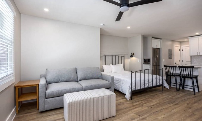 Hillsboro West End Apartment | 48 m² Apartment ∙ 4 guests