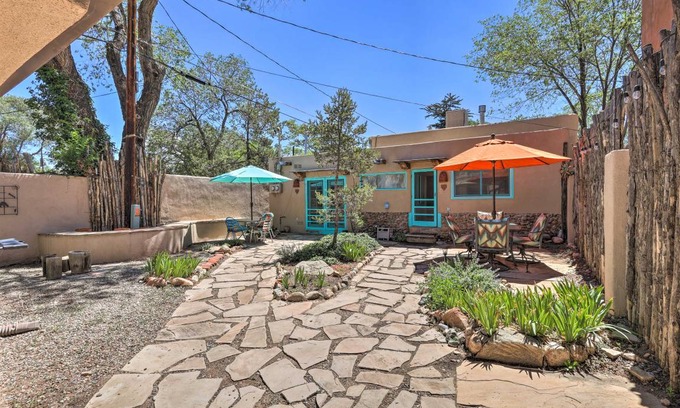 South Capitol Cottage | 51 m² Cabin ∙ 2 bedrooms ∙ 4 guests