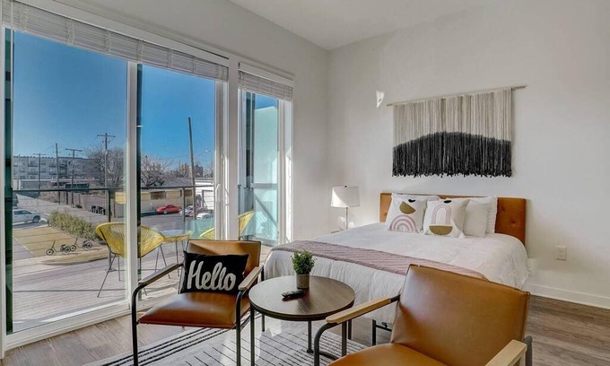 Avondale Apartment | 52 m² Apartment ∙ 2 guests