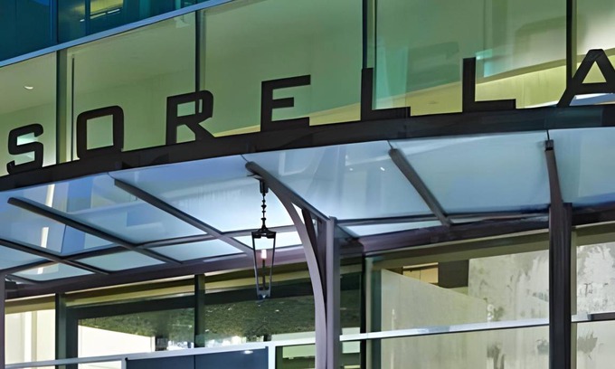 West Plaza Hotel | 70 m² Hotel ∙ 127 guests