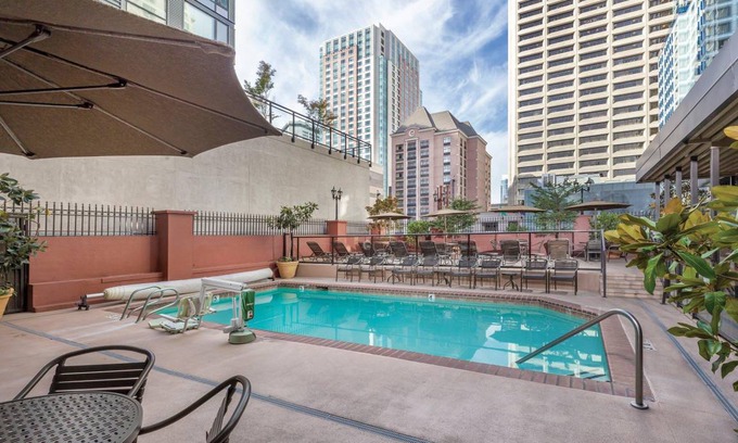 Downtown Seattle Hotel | 70 m² Hotel ∙ 127 guests